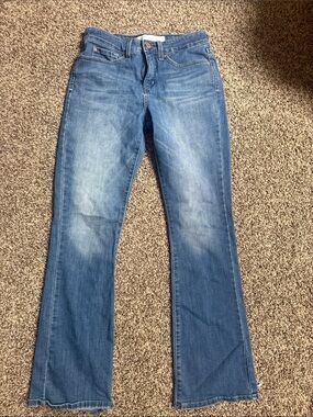 Levi’s size 28